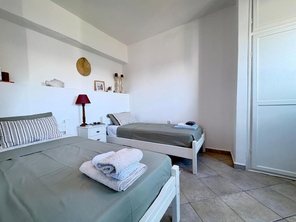 Room 2 Image 1